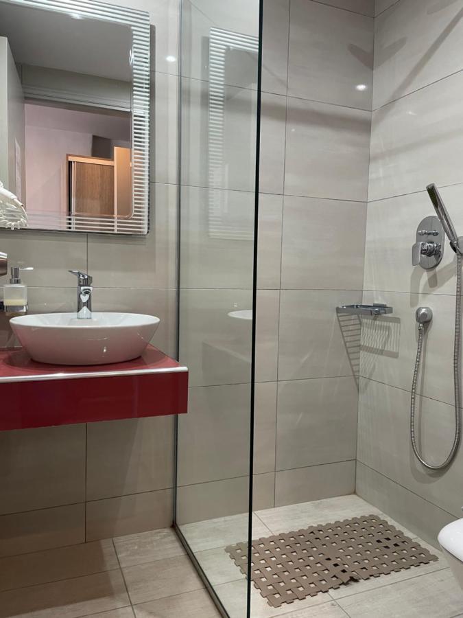Olympia Hotel ลากานาส ภายนอก รูปภาพ